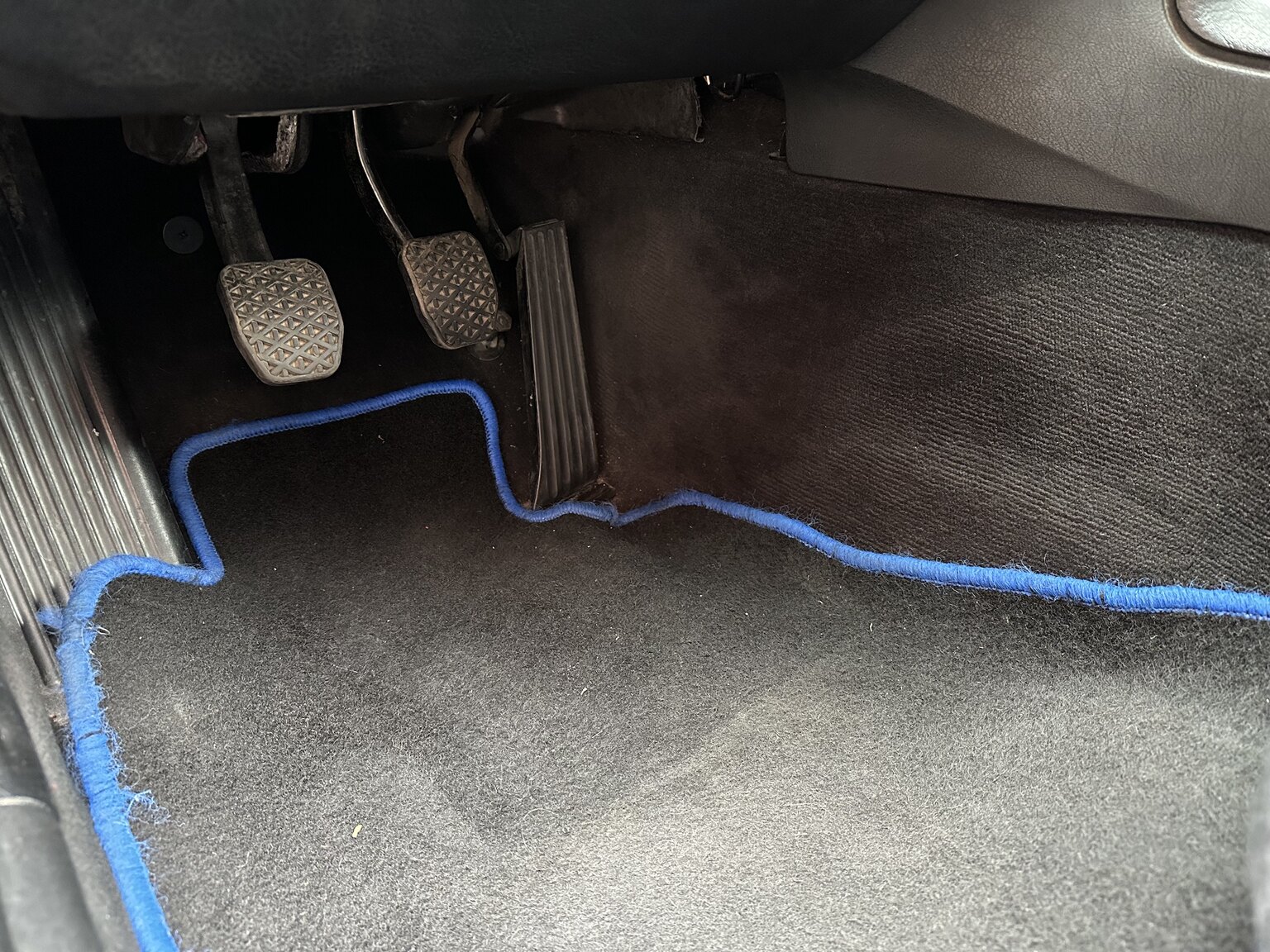 Interiörbild 1996 BMW 328i Coupé E36 M-Sport (6)