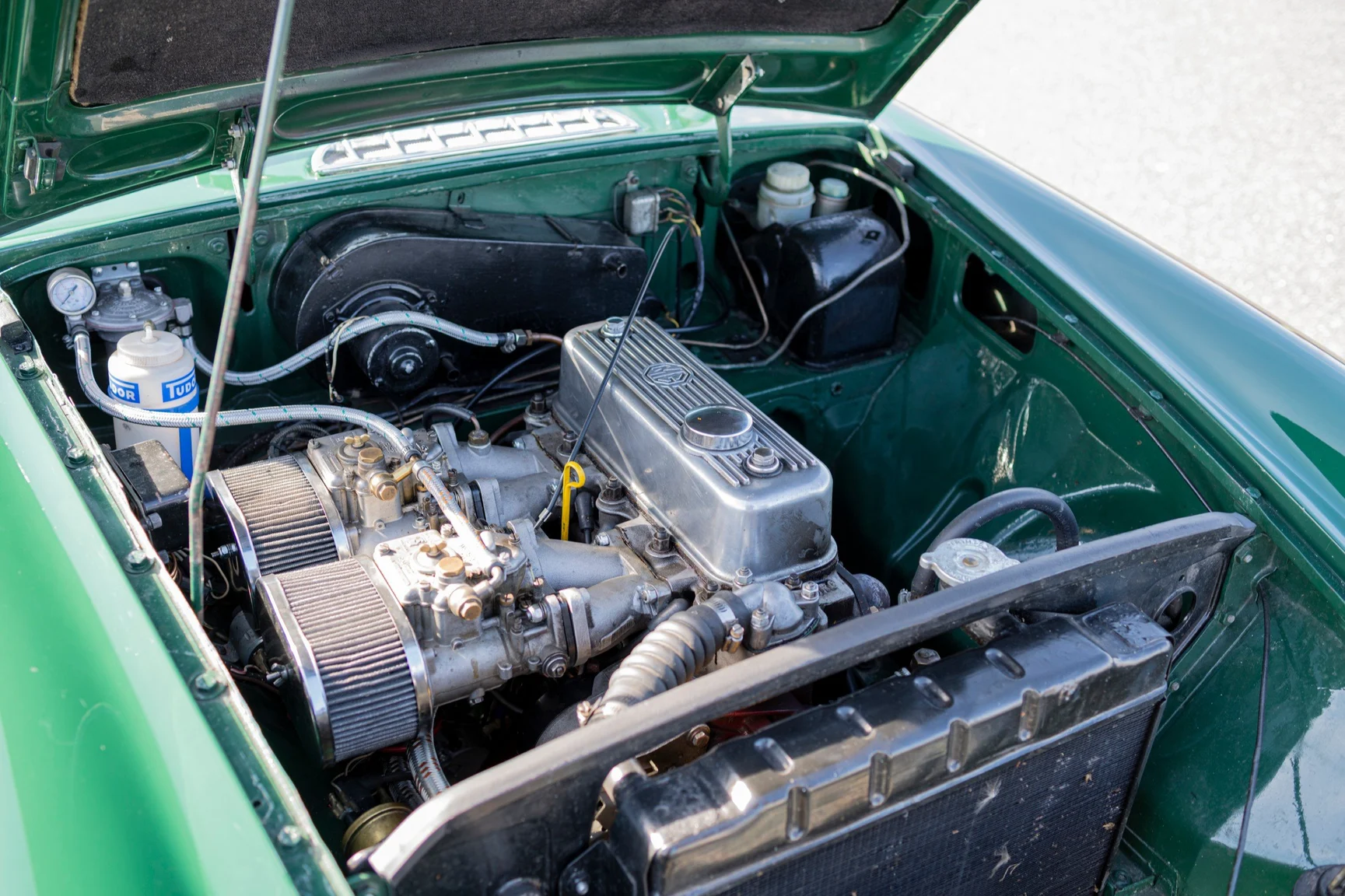 Image of 1965 MG MGB mechanics (1)