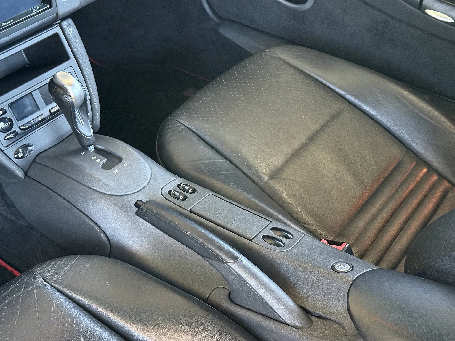 Innenraumfoto von 1998 Porsche 996 Carrera (8)