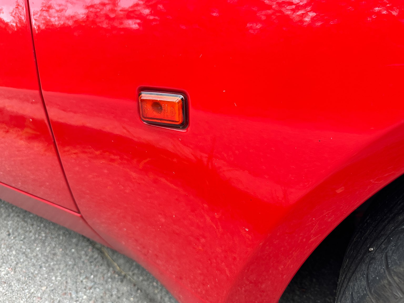 Exterior image of 1988 Porsche 944