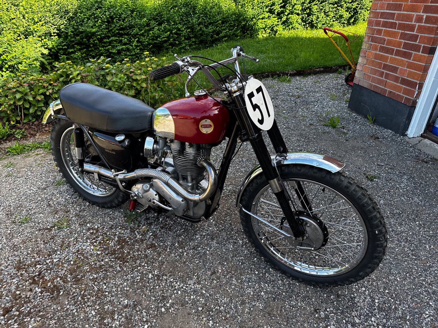 Aussenfoto 1954 Ariel HS 500