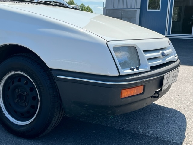 Exterior image of 1983 Ford Sierra