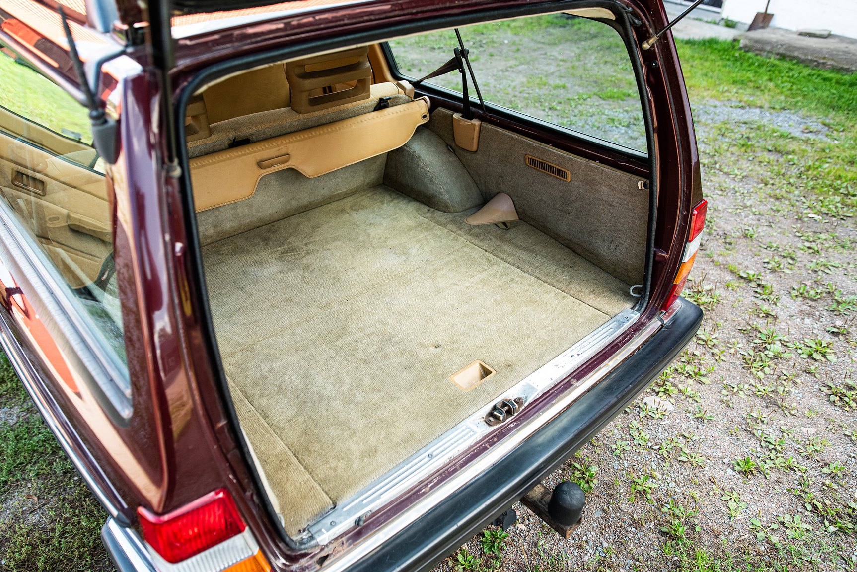 Innenraumfoto von 1993 Volvo 245 GL Classic "No Reserve Auction"