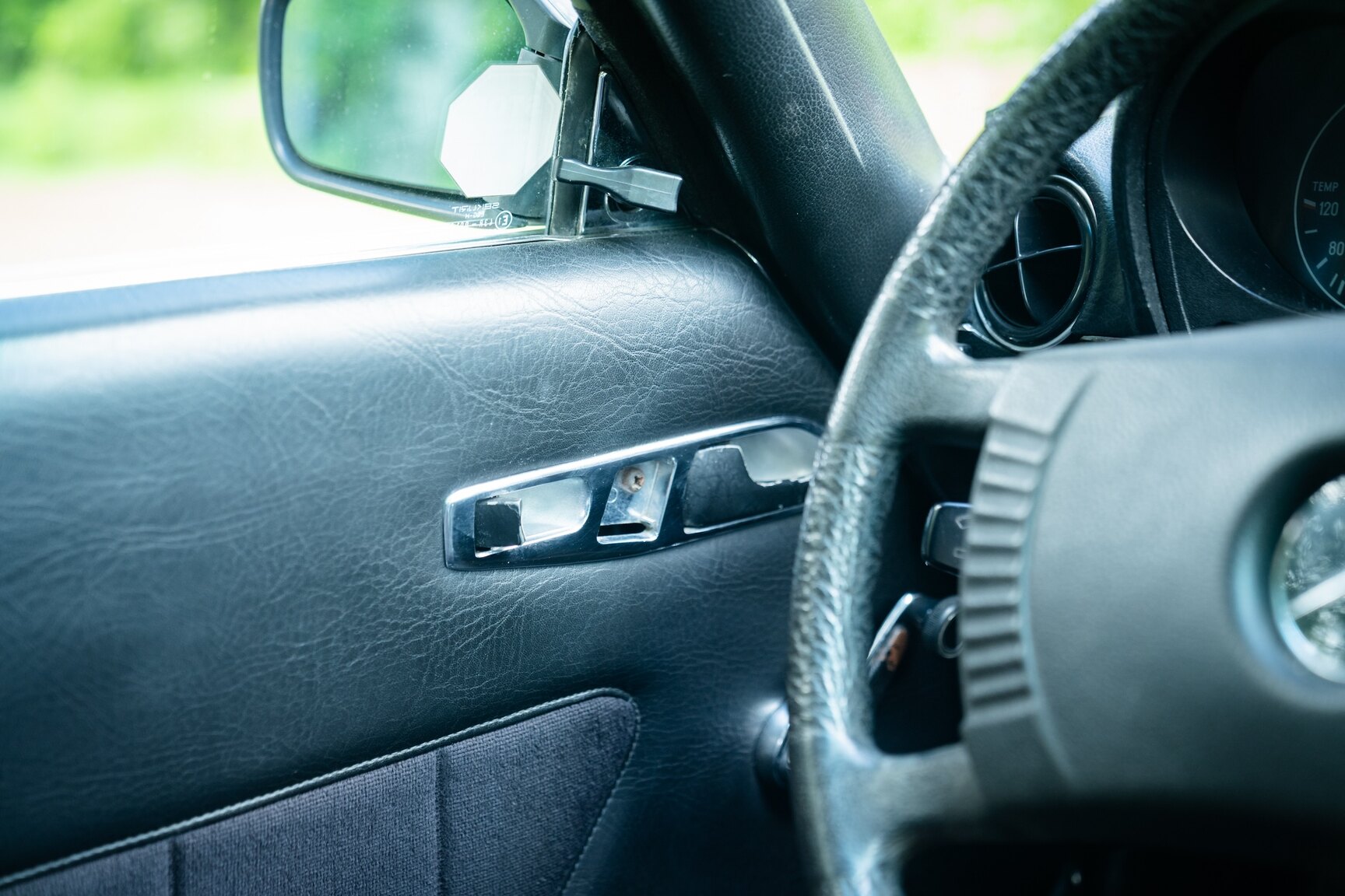 Innenraumfoto von 1975 Mercedes-Benz 350 SLC