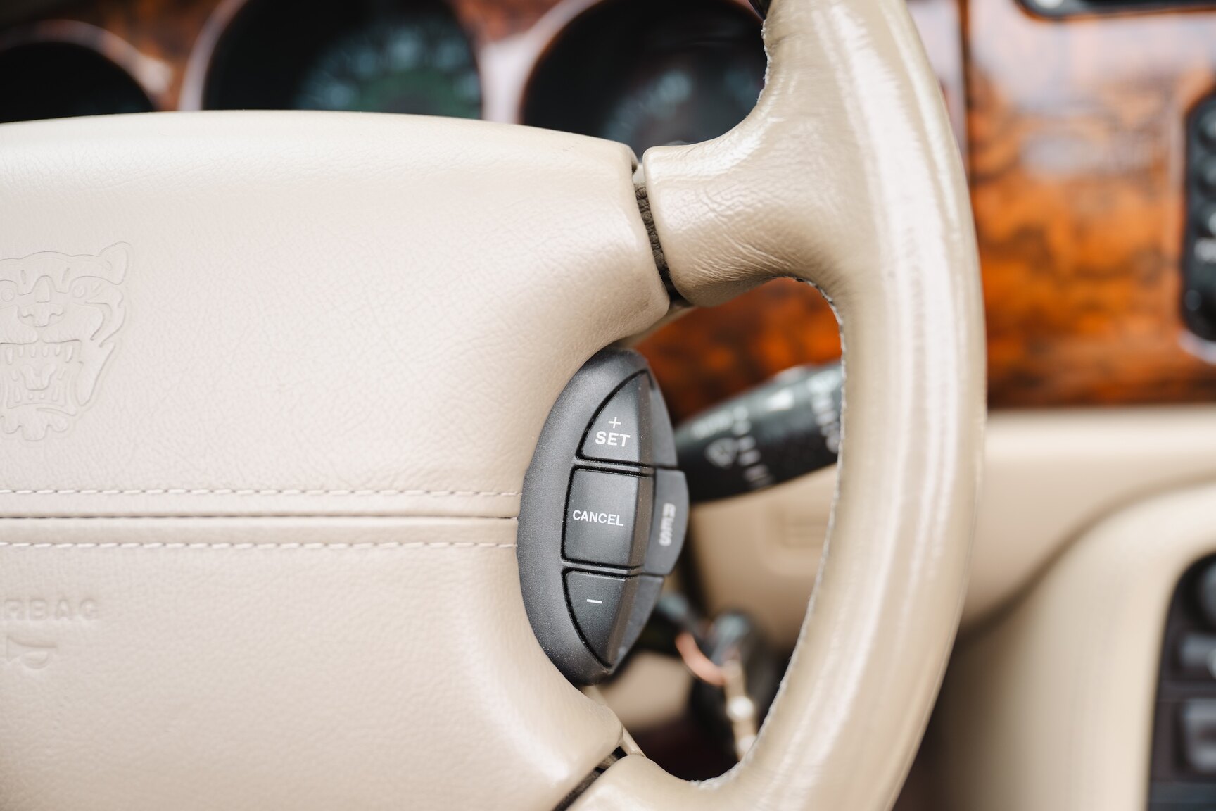 Interiörbild 2003 Jaguar XK8 Cabriolet