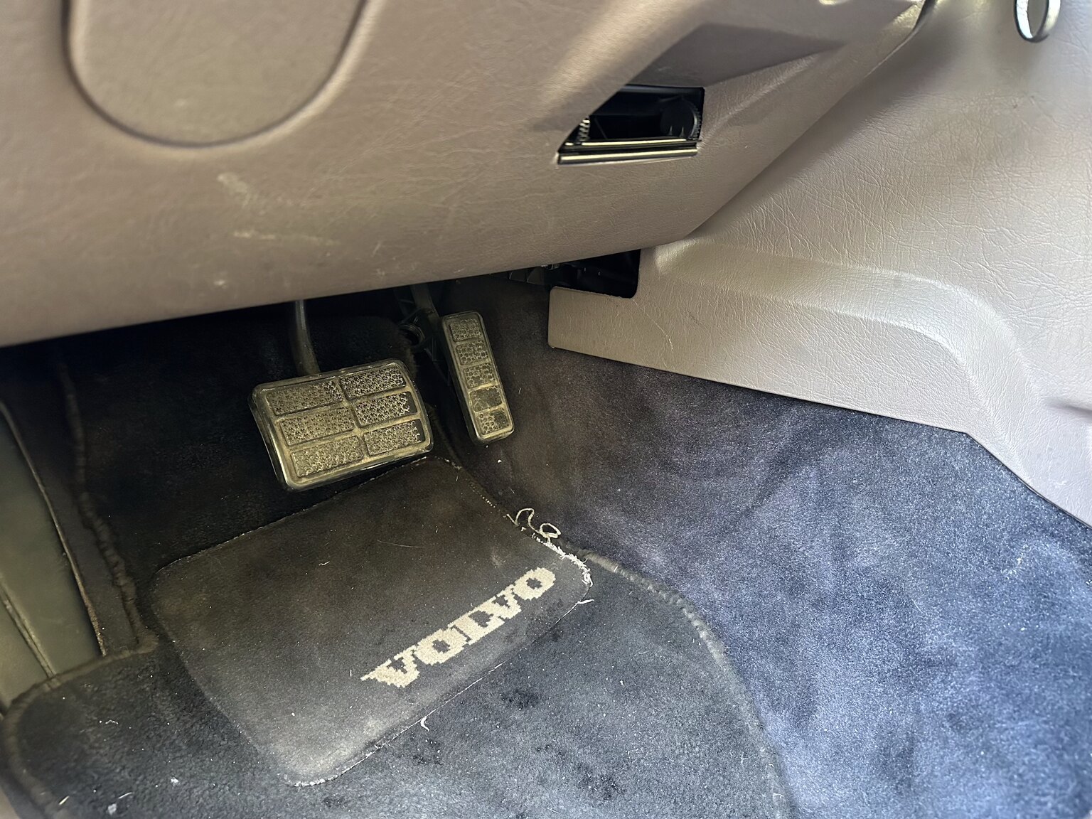 Interiörbild 1987 Volvo 780 Bertone