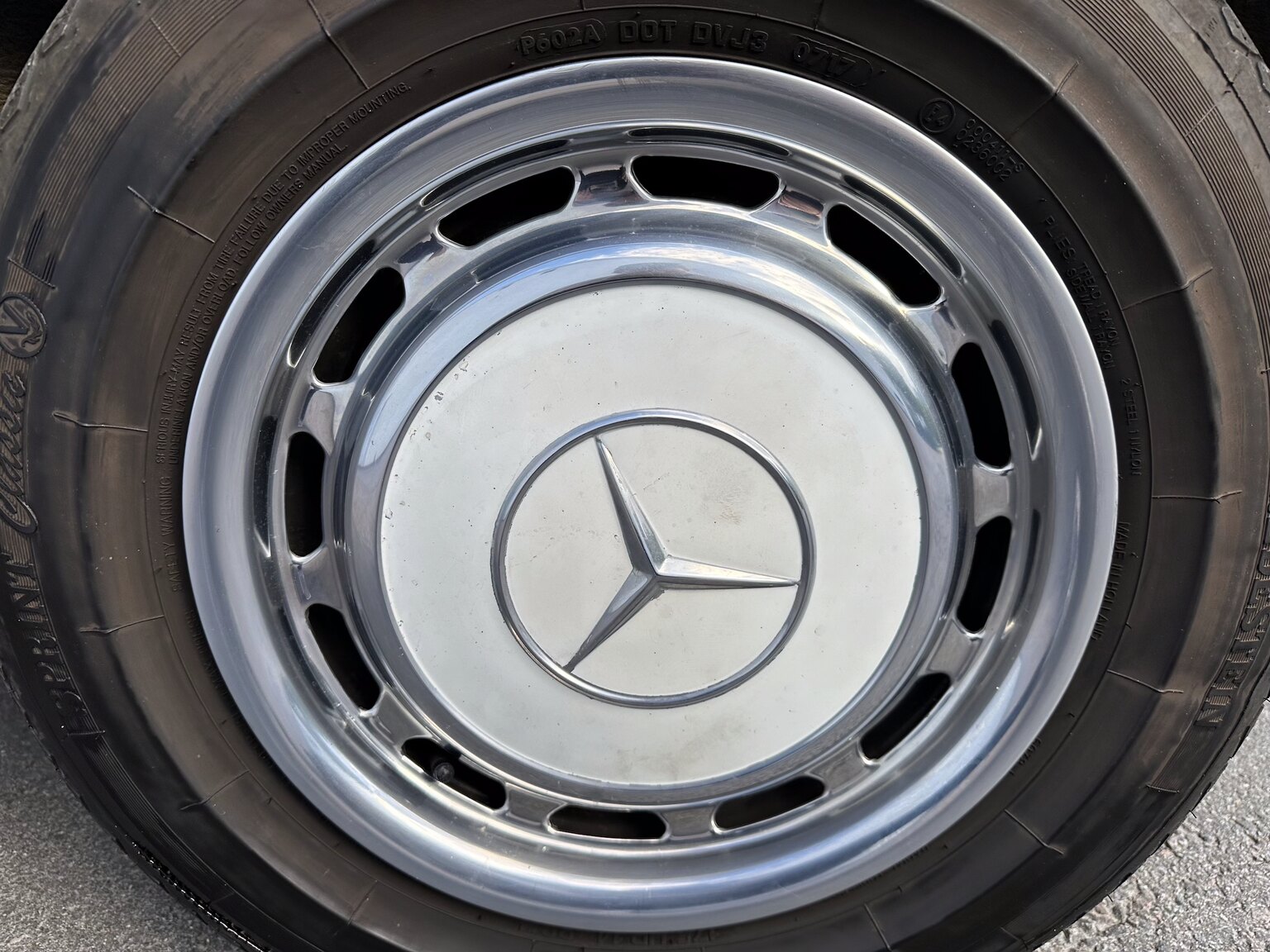 Aussenfoto 1975 Mercedes Benz 200 (79)