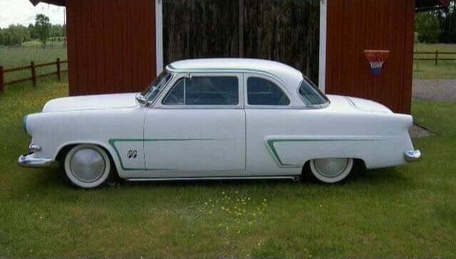 Exterior image of 1953 Ford Mainliner Custom
