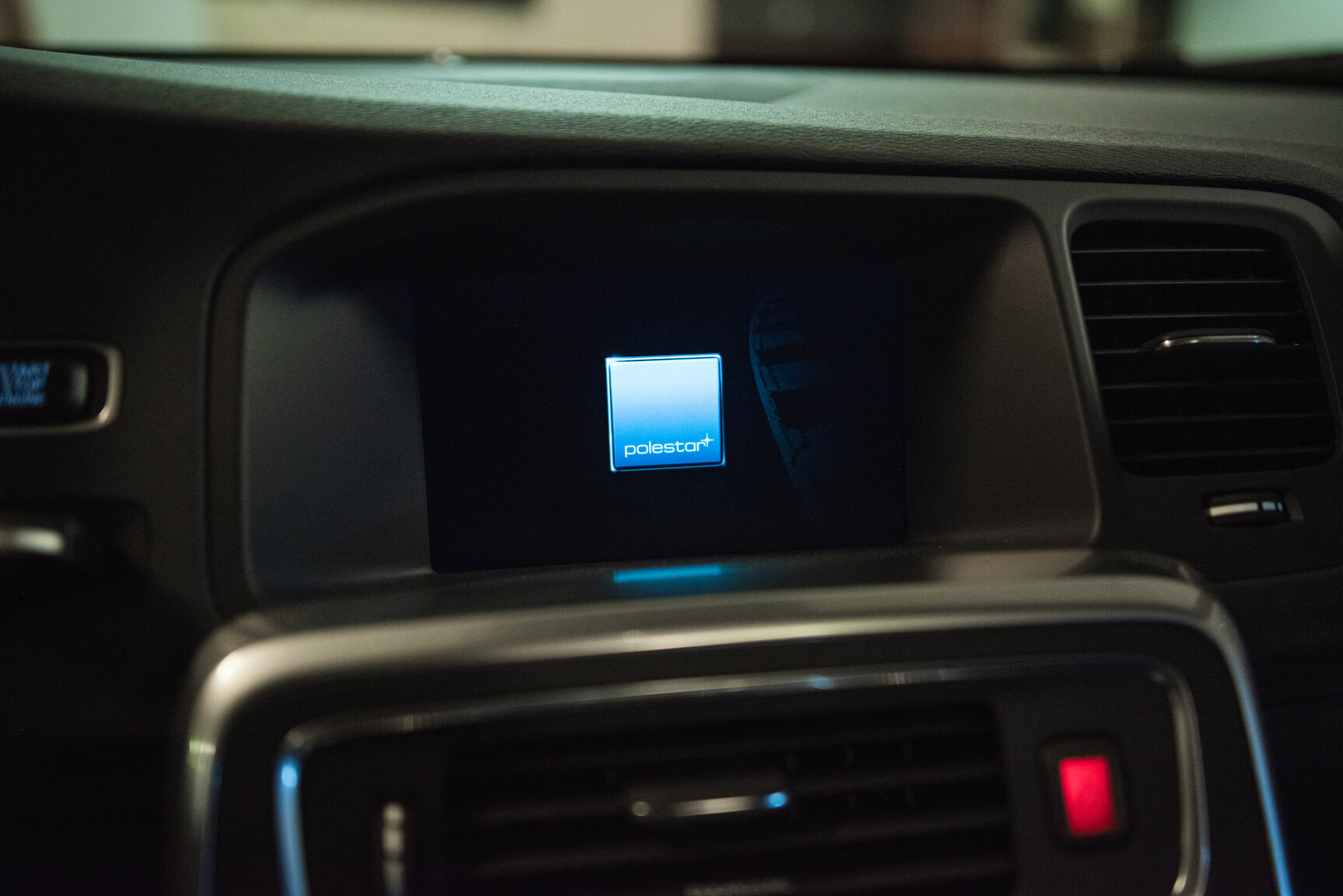 Innenraumfoto von 2017 Volvo V60 Polestar T6 AWD