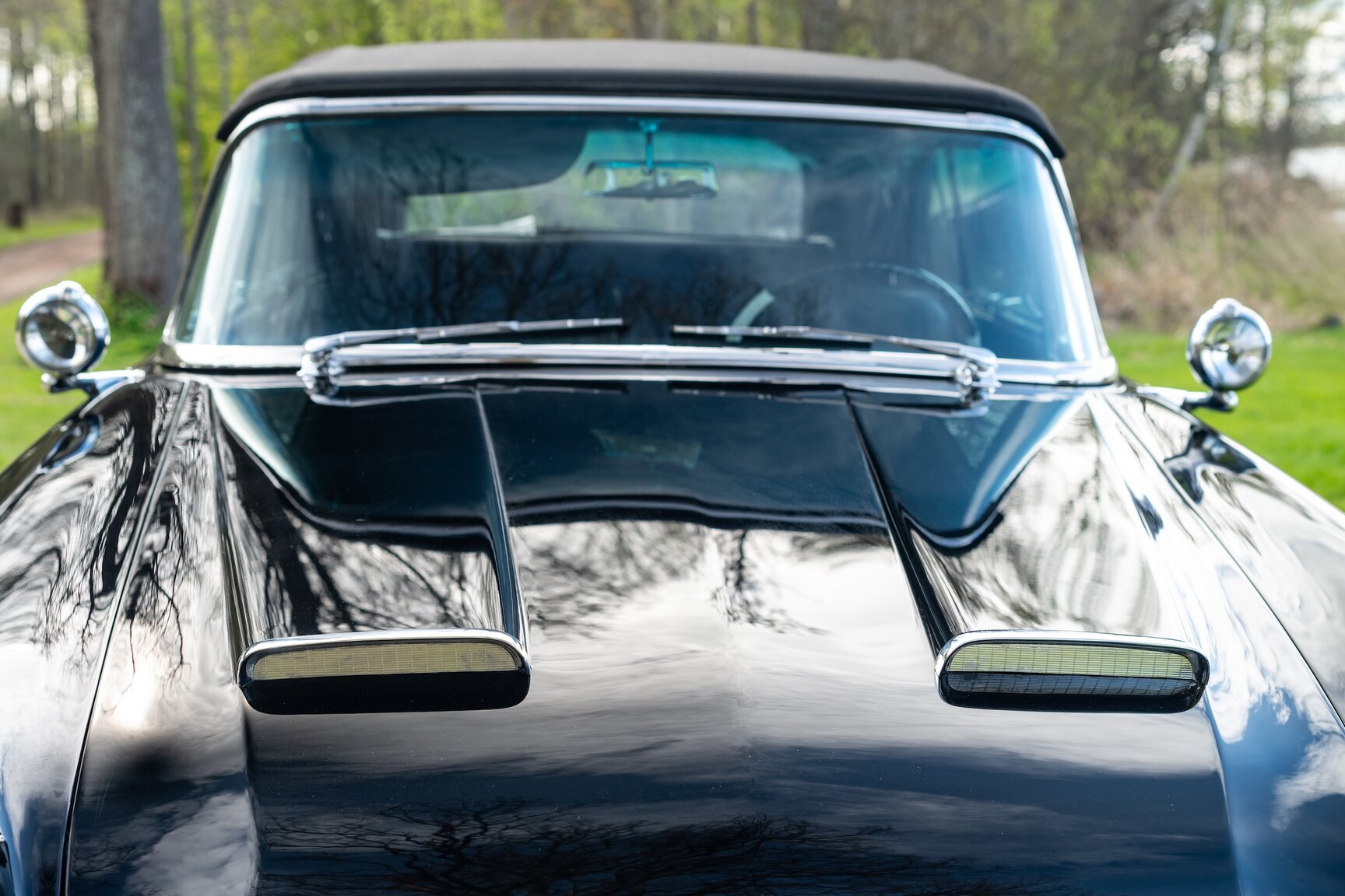 Exterior image of 1955 Packard Caribbean Cabriolet  (37)
