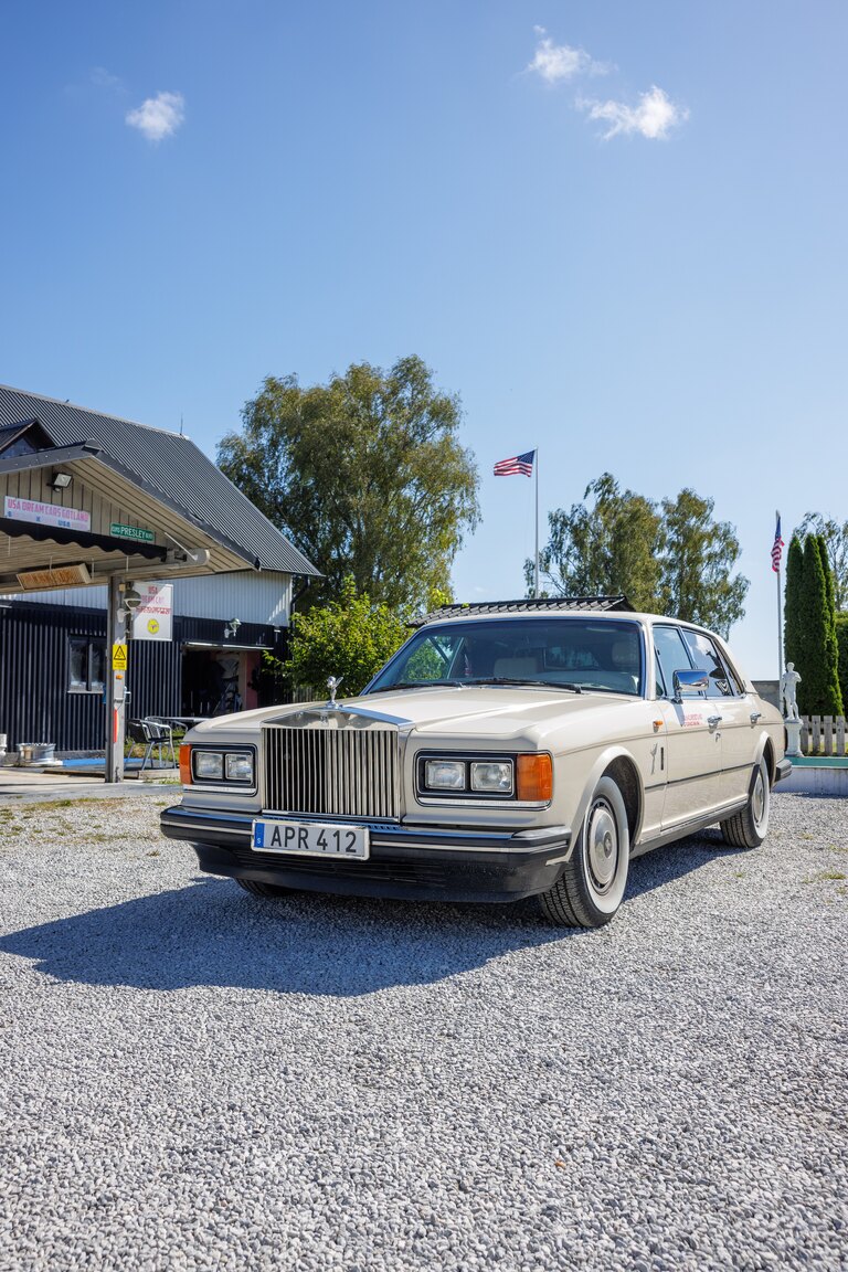 Exterior image of 1991 Rolls Royce Silver Spur LWB