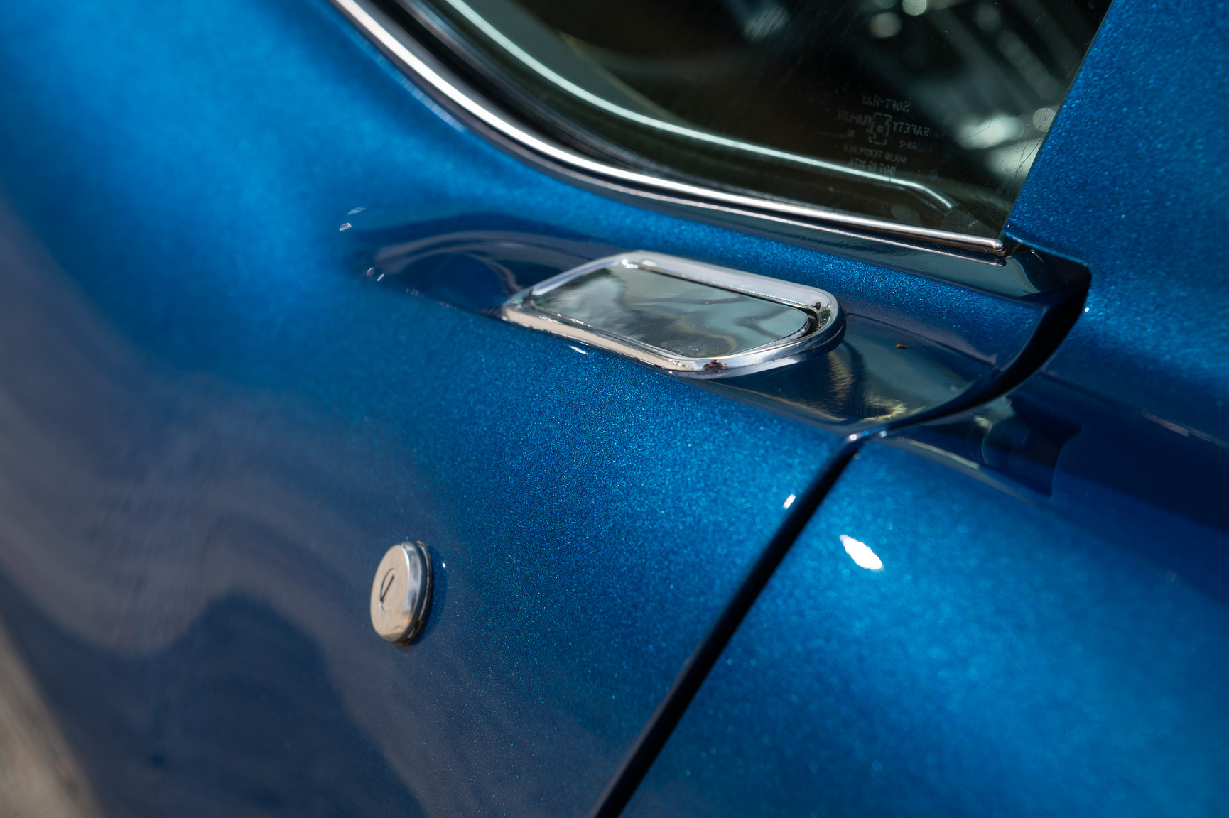 Exteriörbild på 1973 Corvette C3 Stingray (22)