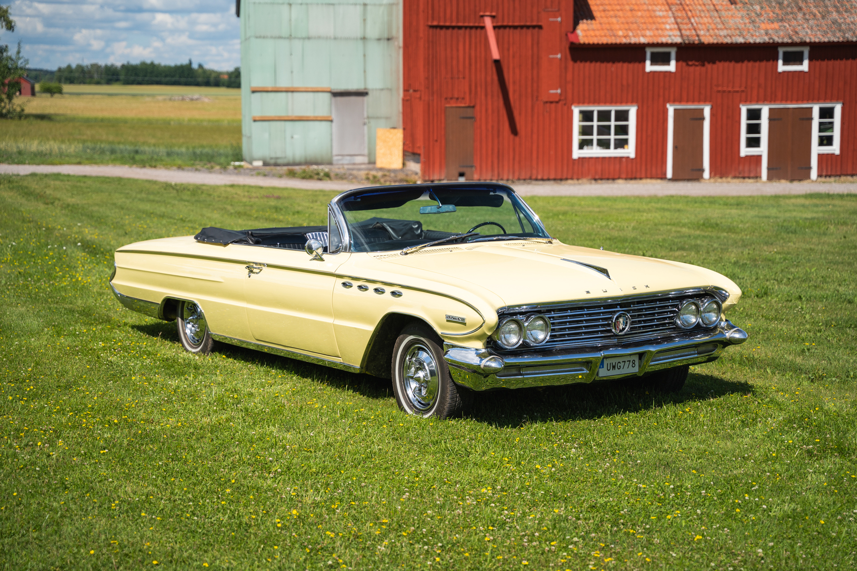 Exteriörbild på 1961 Buick Electra 225 cab (2)