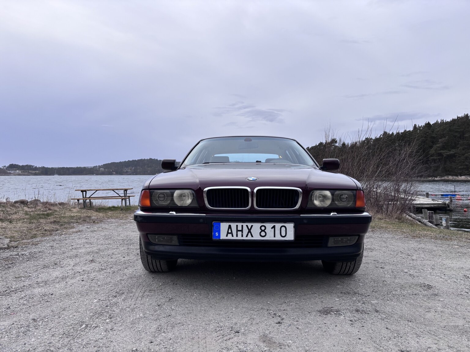 Exterior image of 1996 BMW 728iA