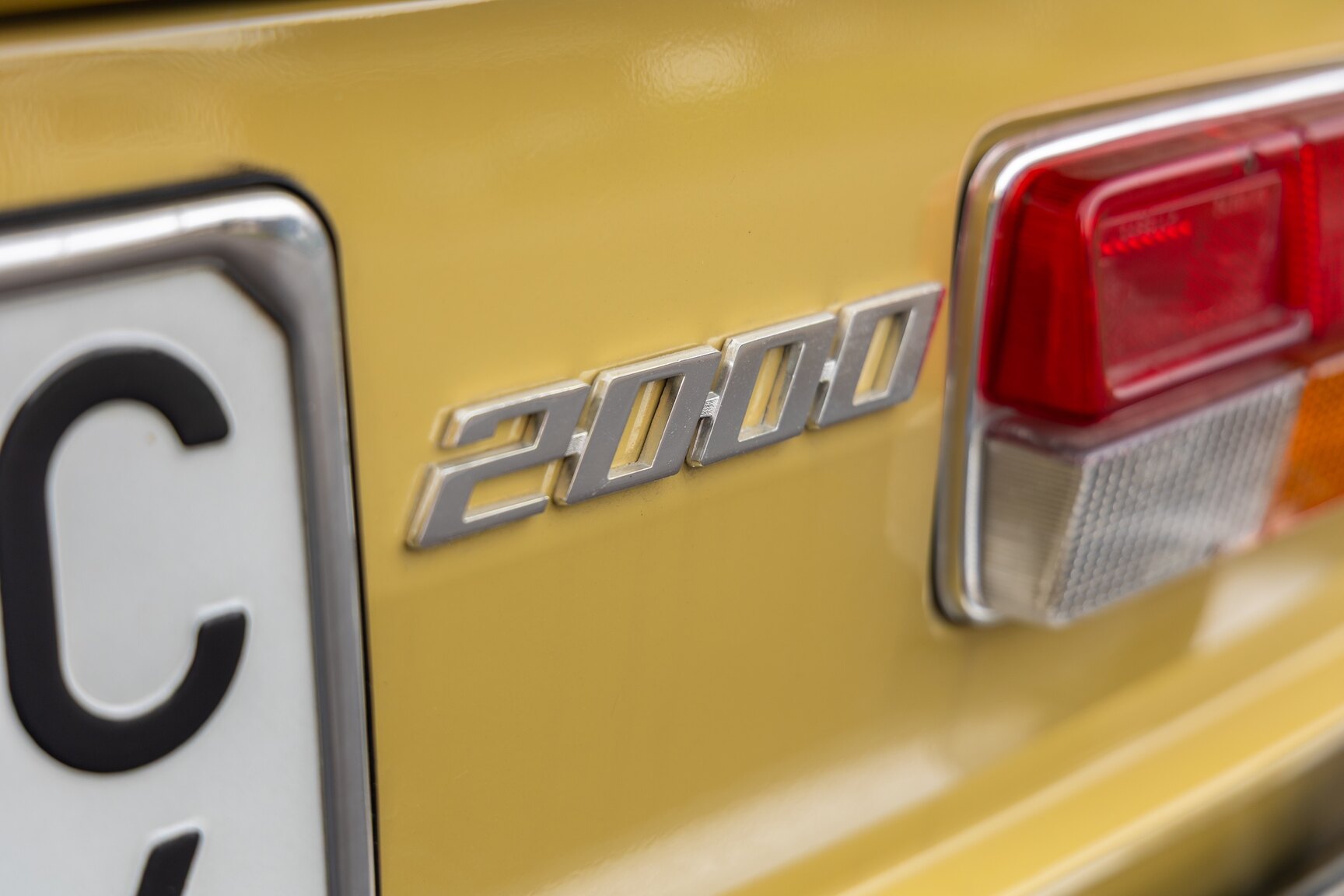 Exterior image of 1974 Alfa Romeo Berlina 2000
