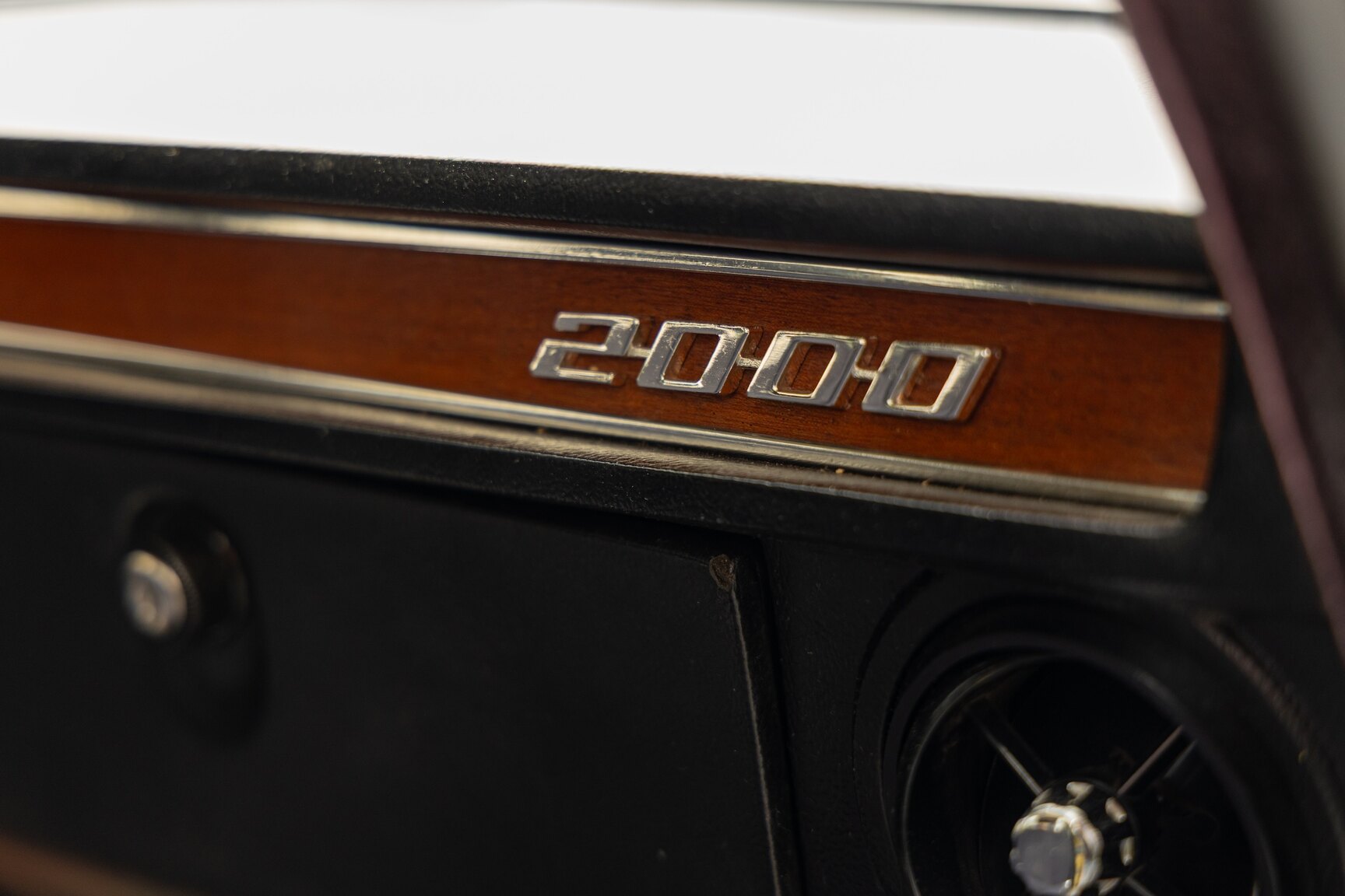 Interior image of 1974 Alfa Romeo Berlina 2000