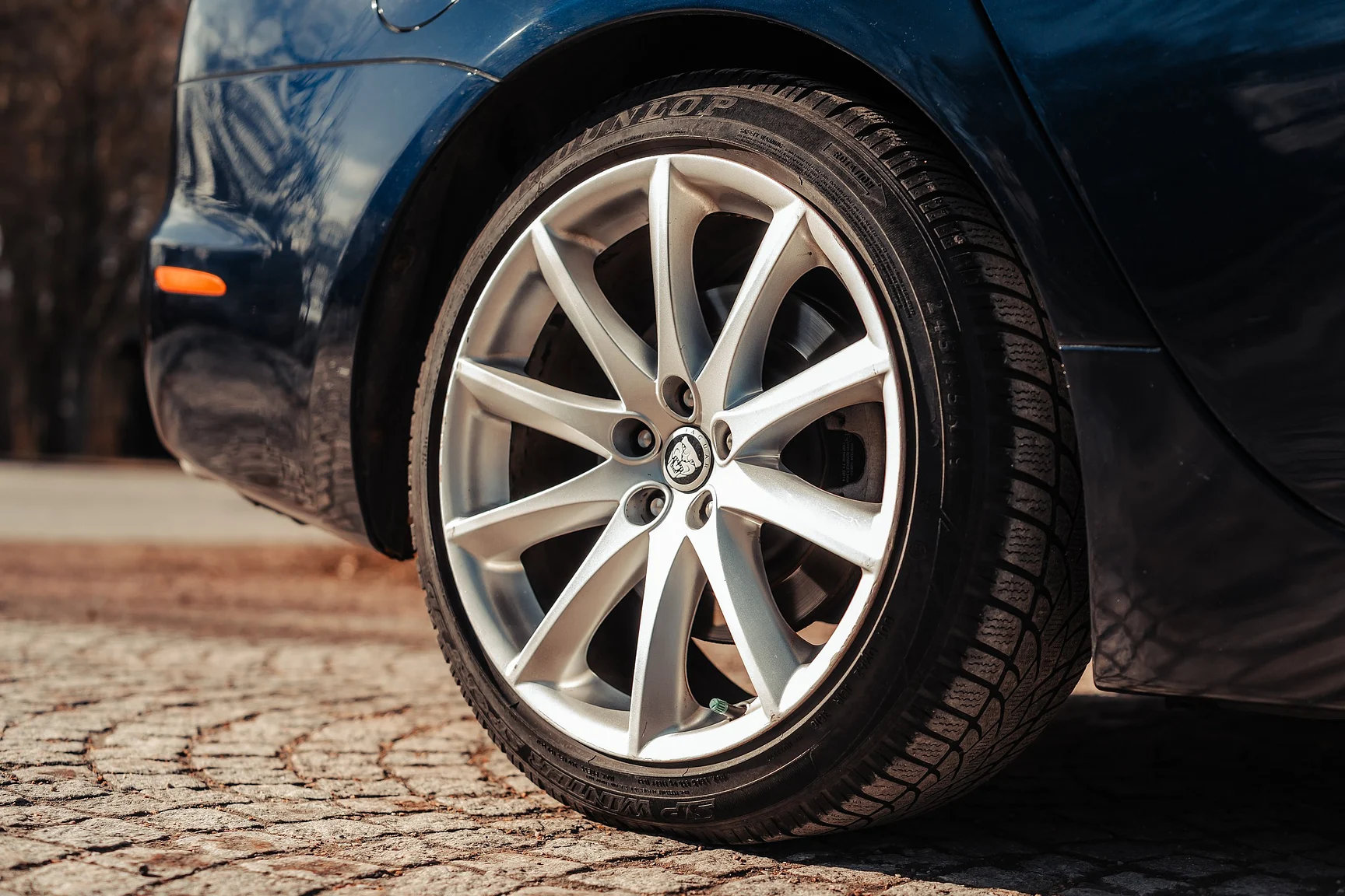 Exterior image of 2012 Jaguar XJ (56)