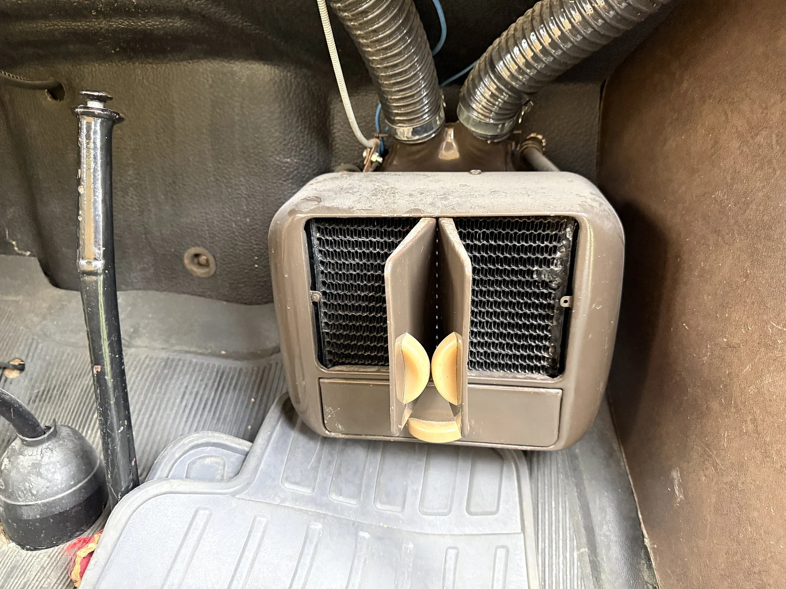 Interior image of 1936 Ford 214A Fordor (28)