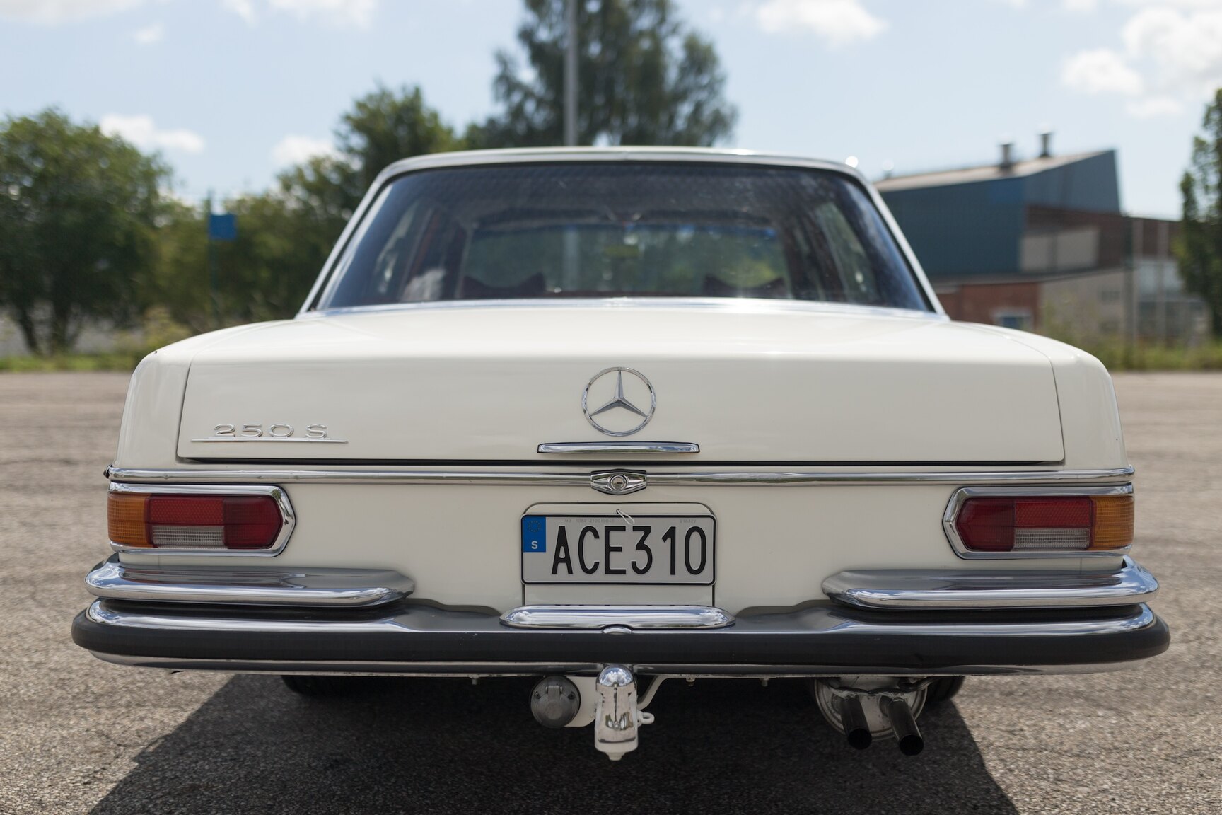 Exterior image of 1966  Mercedes-Benz 250 