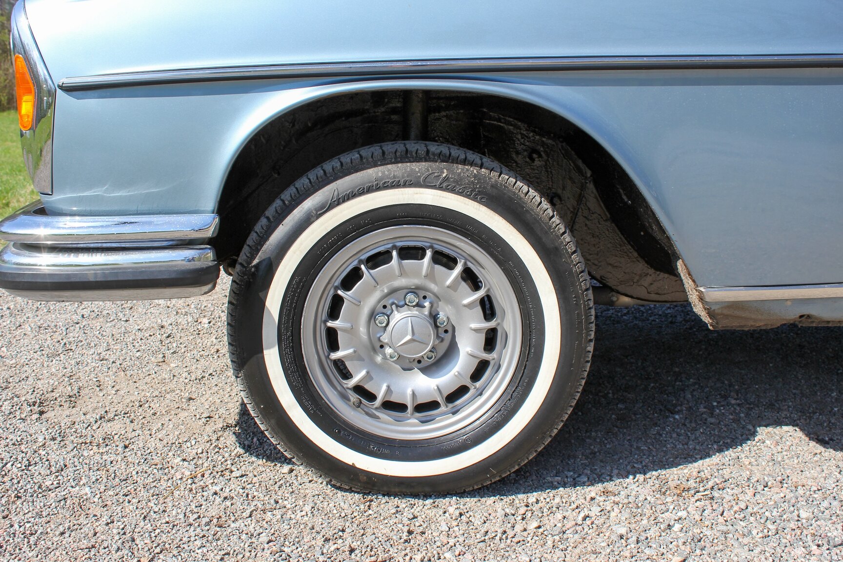 Exteriörbild på 1972 Mercedes-Benz 300 SEL 3.5