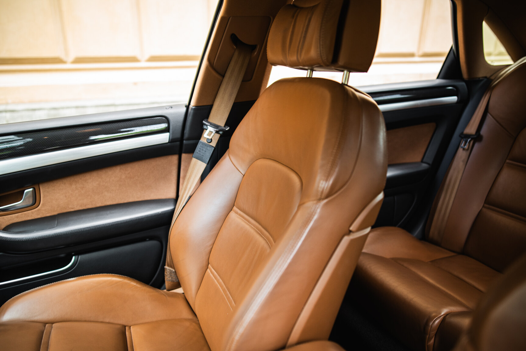 Interior image of 2009 Audi S8 5.2 V10 FSI Quattro