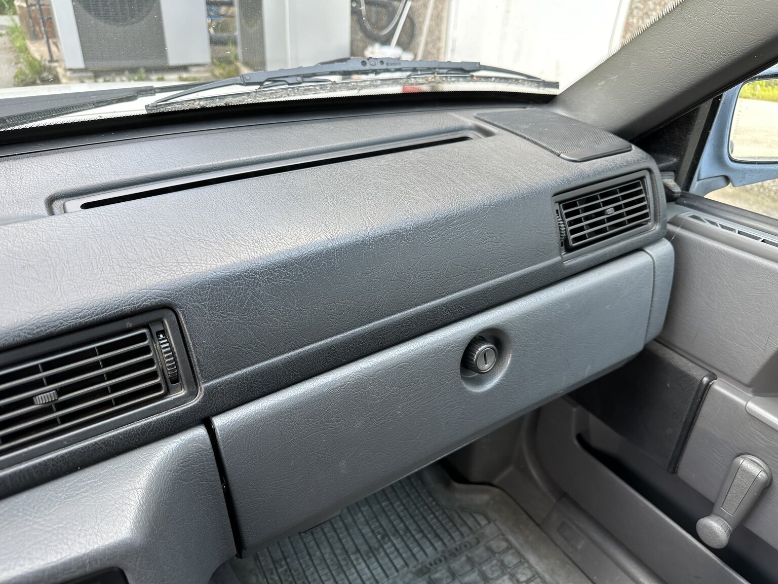 Innenraumfoto von 1998 Volvo 945