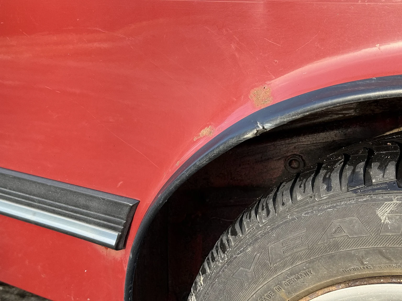 Exterior image of 1991 SAAB 900S Turbo 2-door (36)