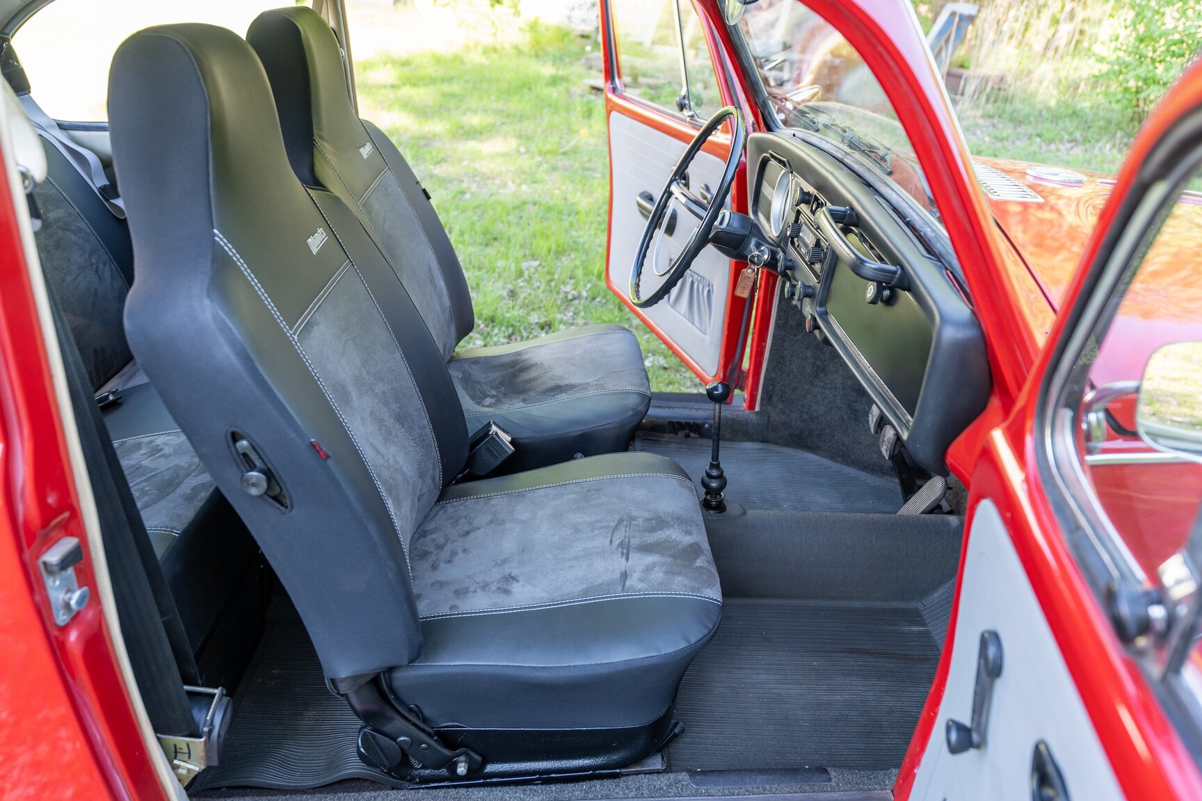 Interior image of 1971 Volkswagen 1302 S