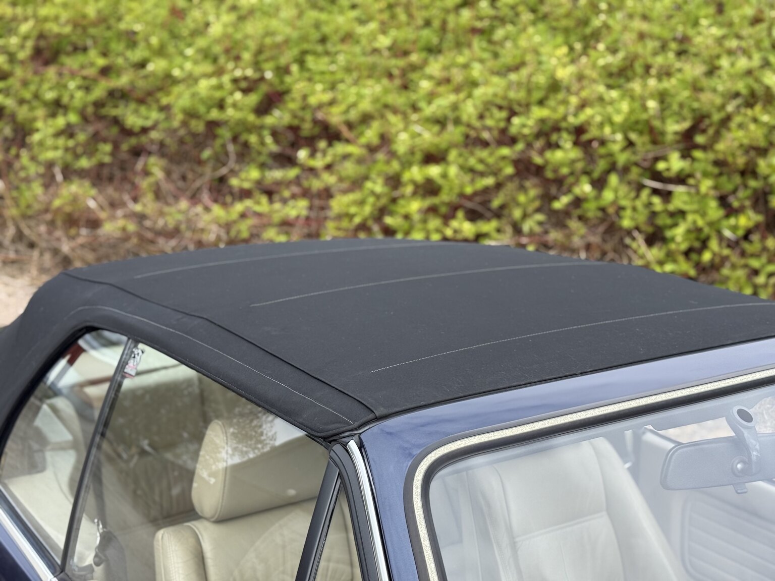 Exterior image of 1987 BMW 325i Convertible