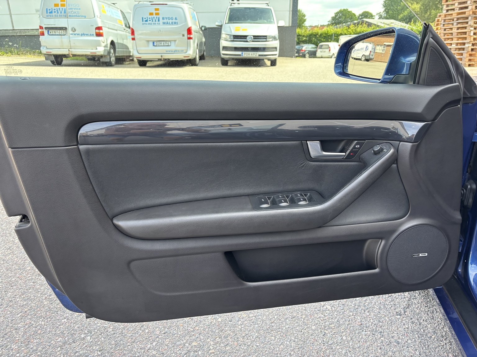 Interior image of 2003 Audi A4 Cabriolet 2.4 V6 Multitronic