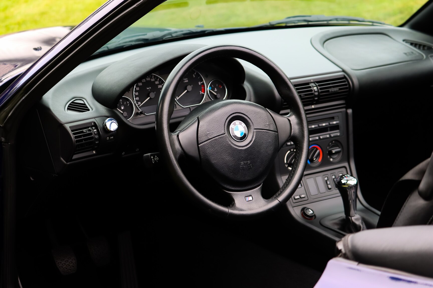 Interior image of 1999 BMW Z3 1.9i