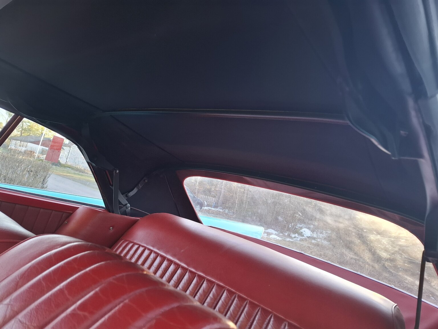 Interior image of 1961 Chrysler Newport Cabriolet