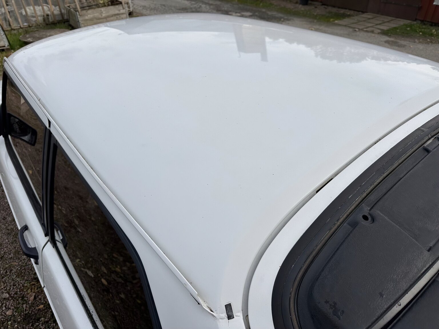 Exterior image of 1991 Saab 900 Turbo