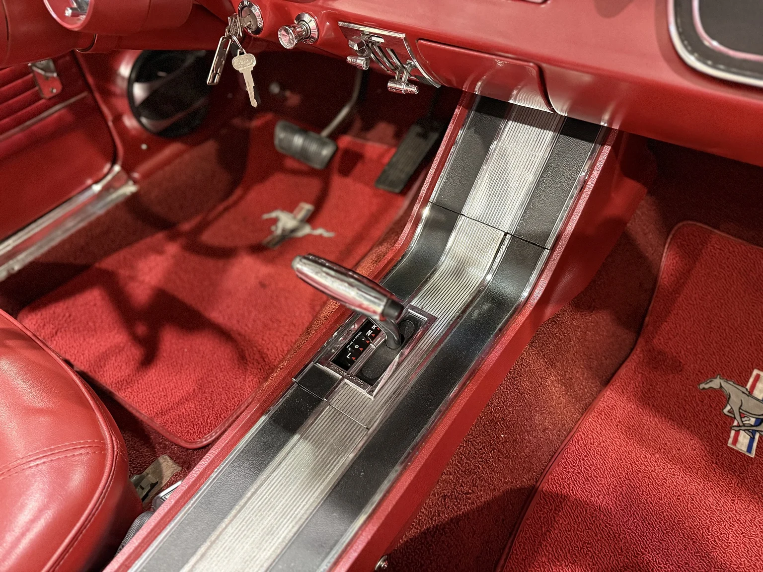 Innenraumfoto von 1966 Ford Mustang Convertible (33)