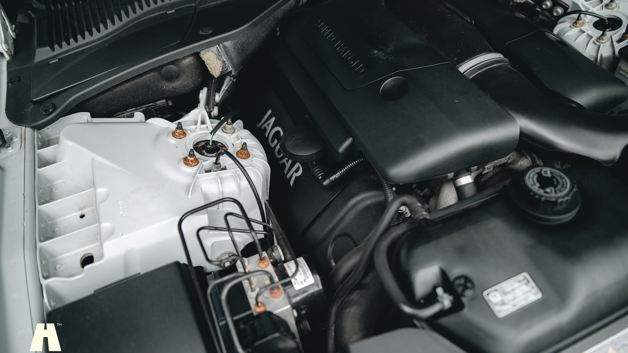 Image of 2003 Jaguar XJ Super V8 mechanics