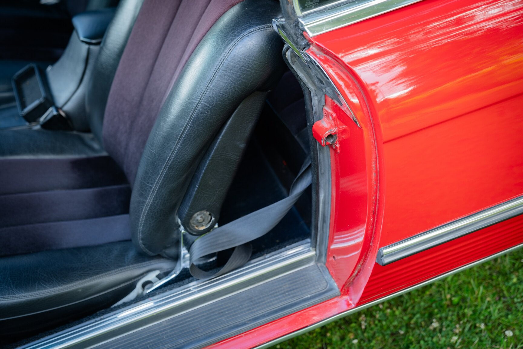 Interior image of 1975 Mercedes-Benz 350 SLC