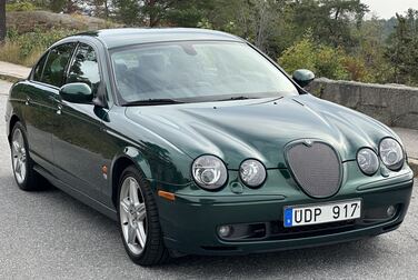 Exterior image of 2003 Jaguar S-Type R