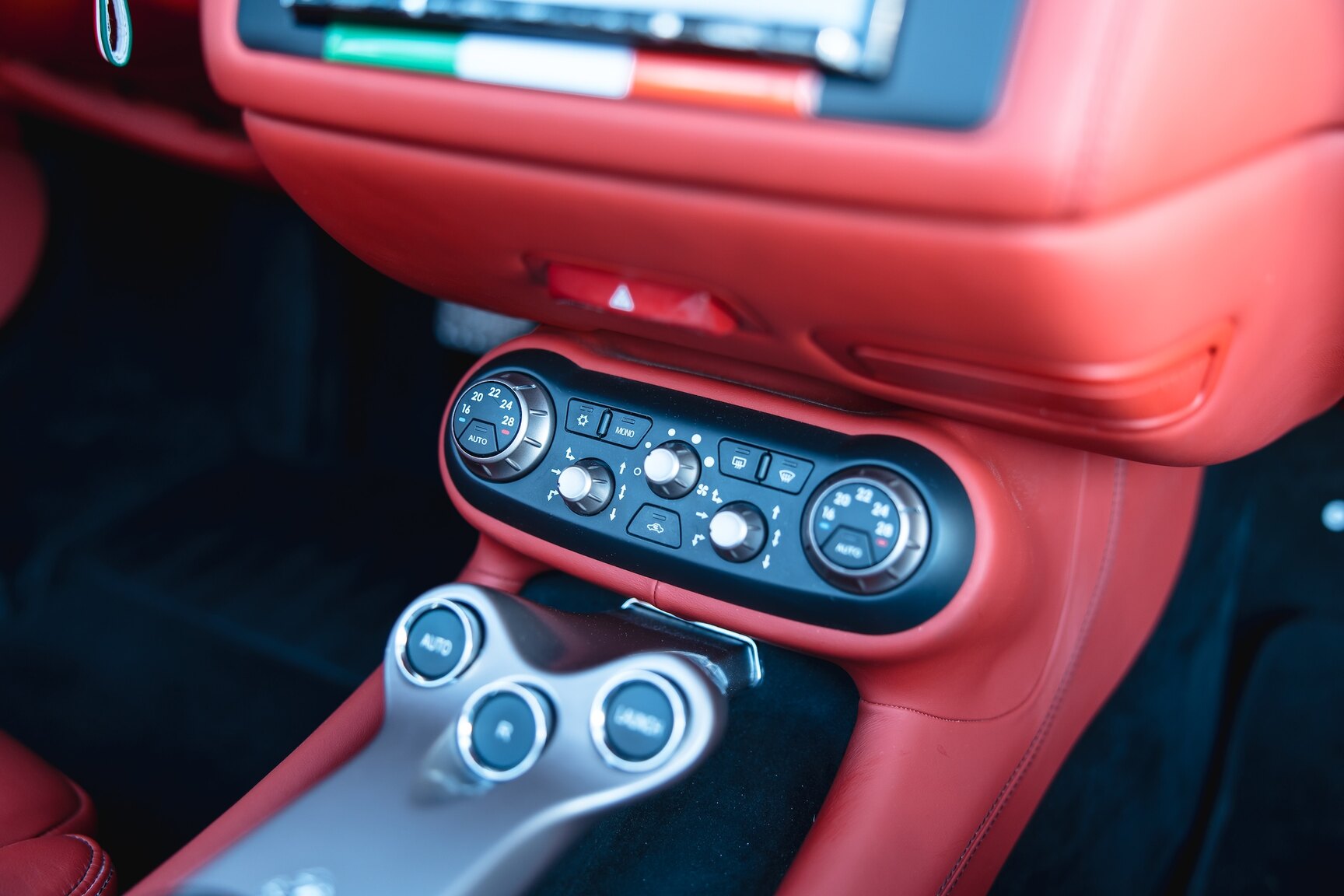 Interior image of 2011 Ferrari California 