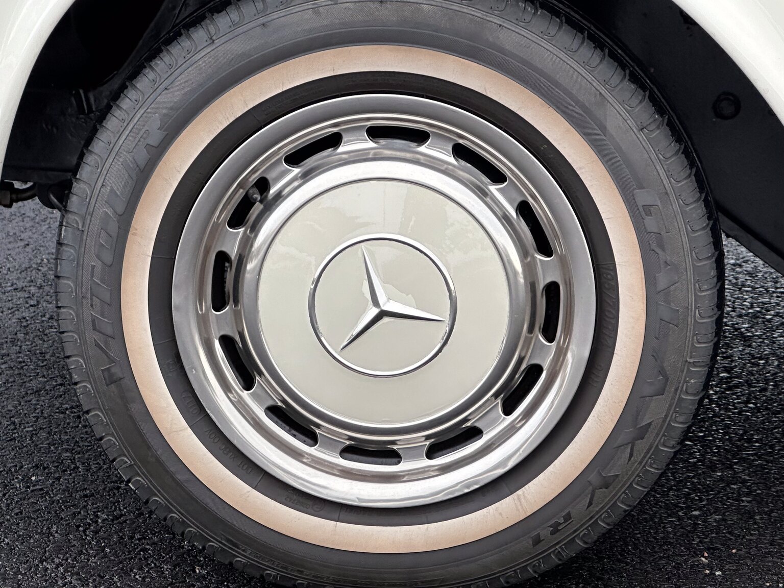 Aussenfoto 1968 Mercedes Benz SL 280 Pagoda