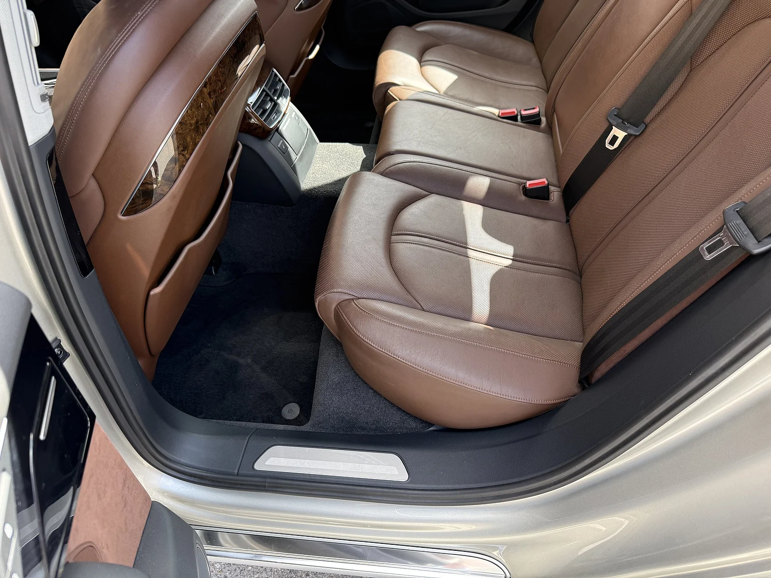 Interior image of 2014 Audi A8 4.0 TFSI (64)