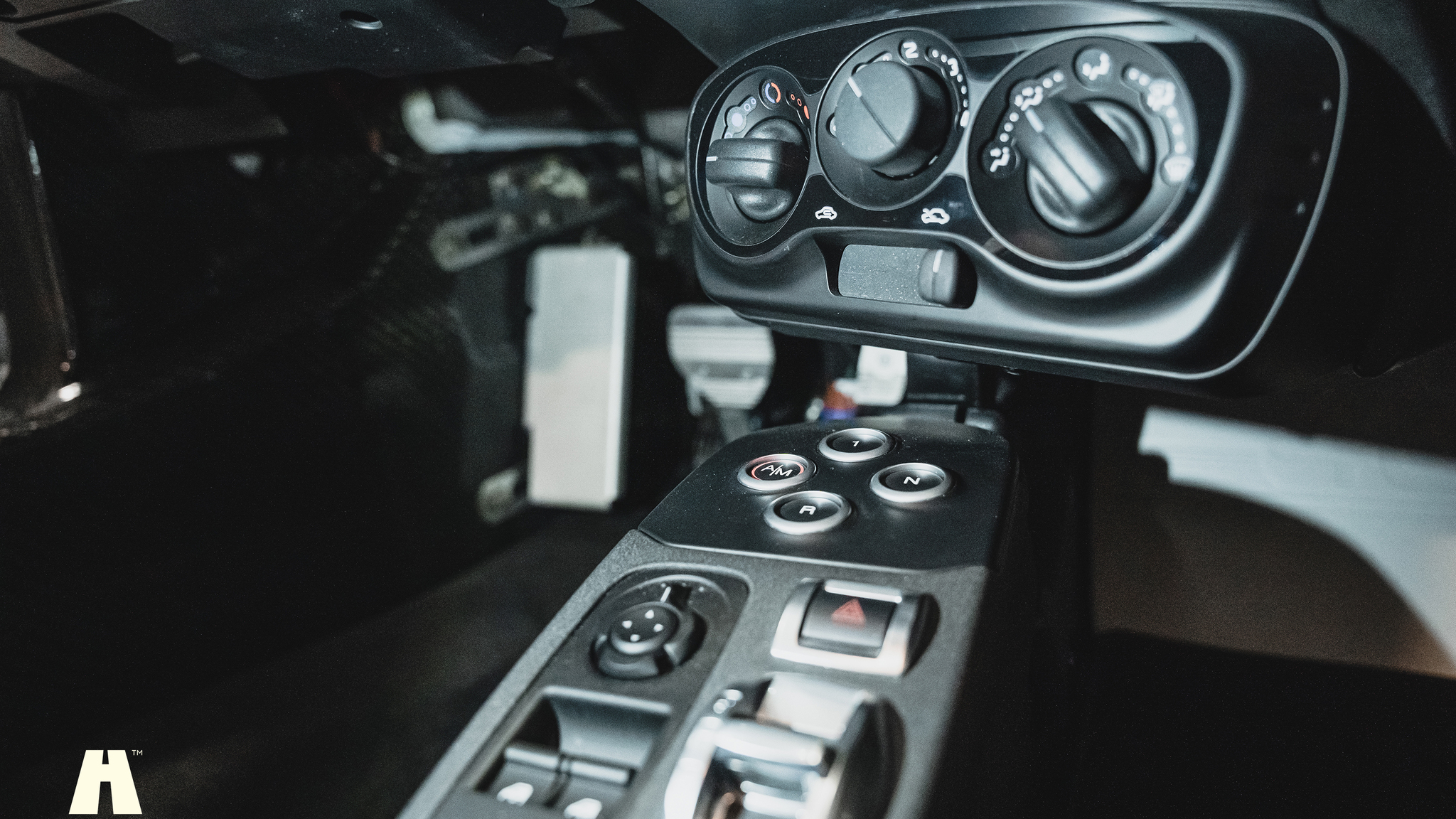 Innenraumfoto von 2016 Alfa Romeo 4C (36)