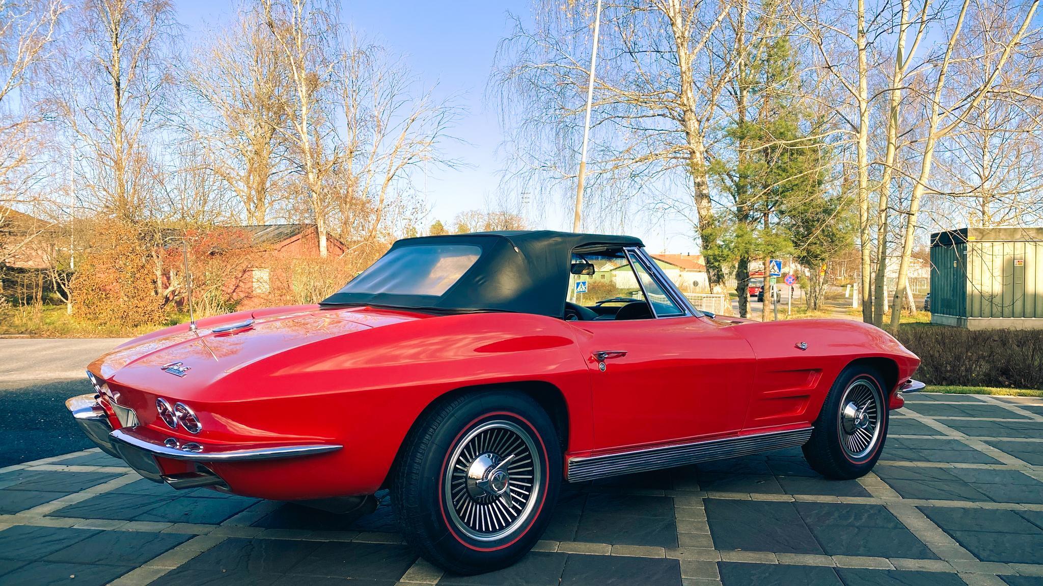 Exterior image of 1963 Corvette C2 Stingray