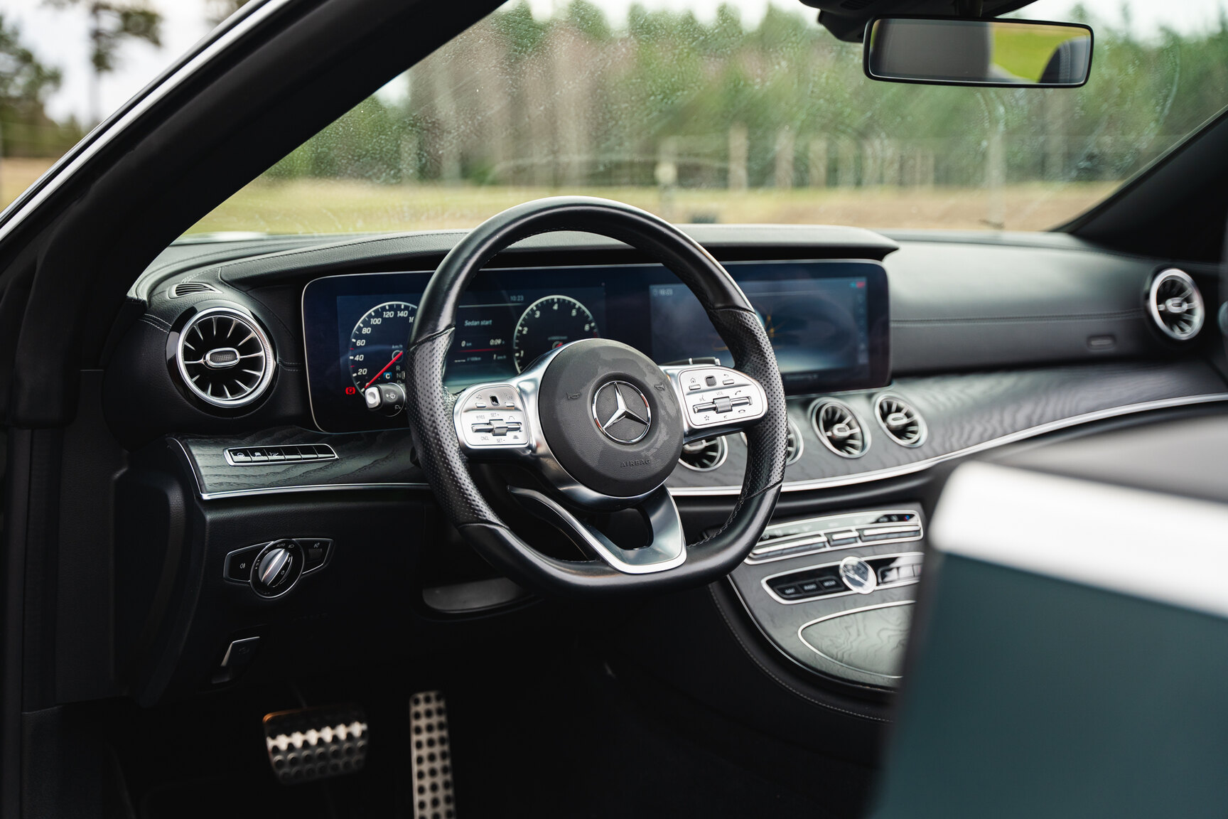 Interiörbild 2019 Mercedes-Benz E300 Cabriolet