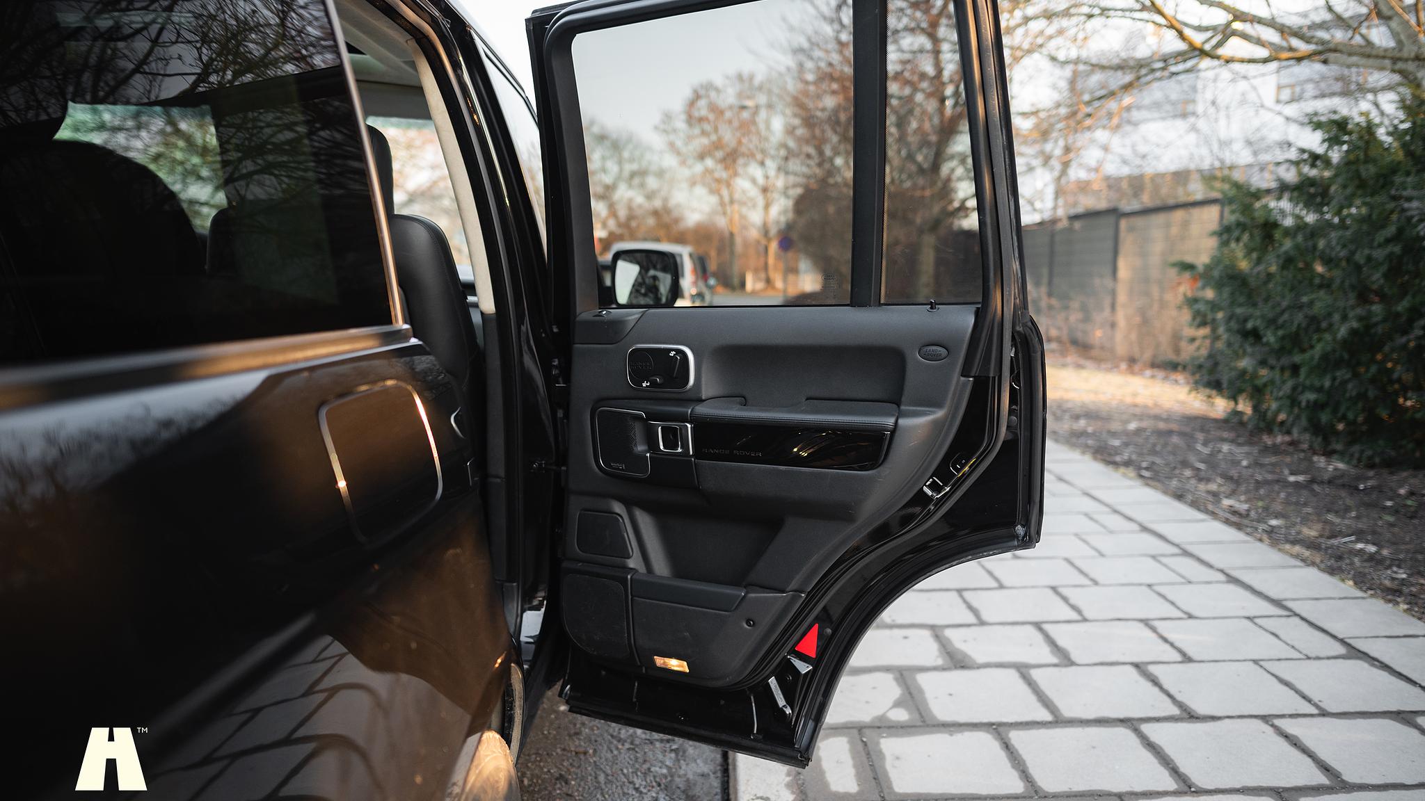 Interior image of 2012 Land Rover Range Rover Westminster TDV8 (L322)