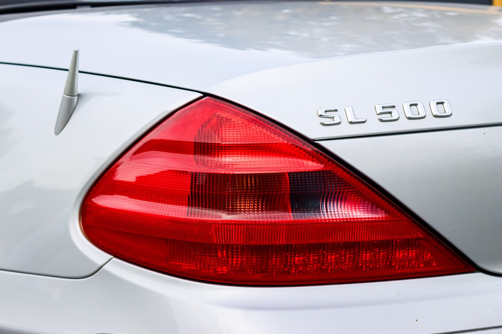 Exterior image of 2006 Mercedes-Benz SL 500