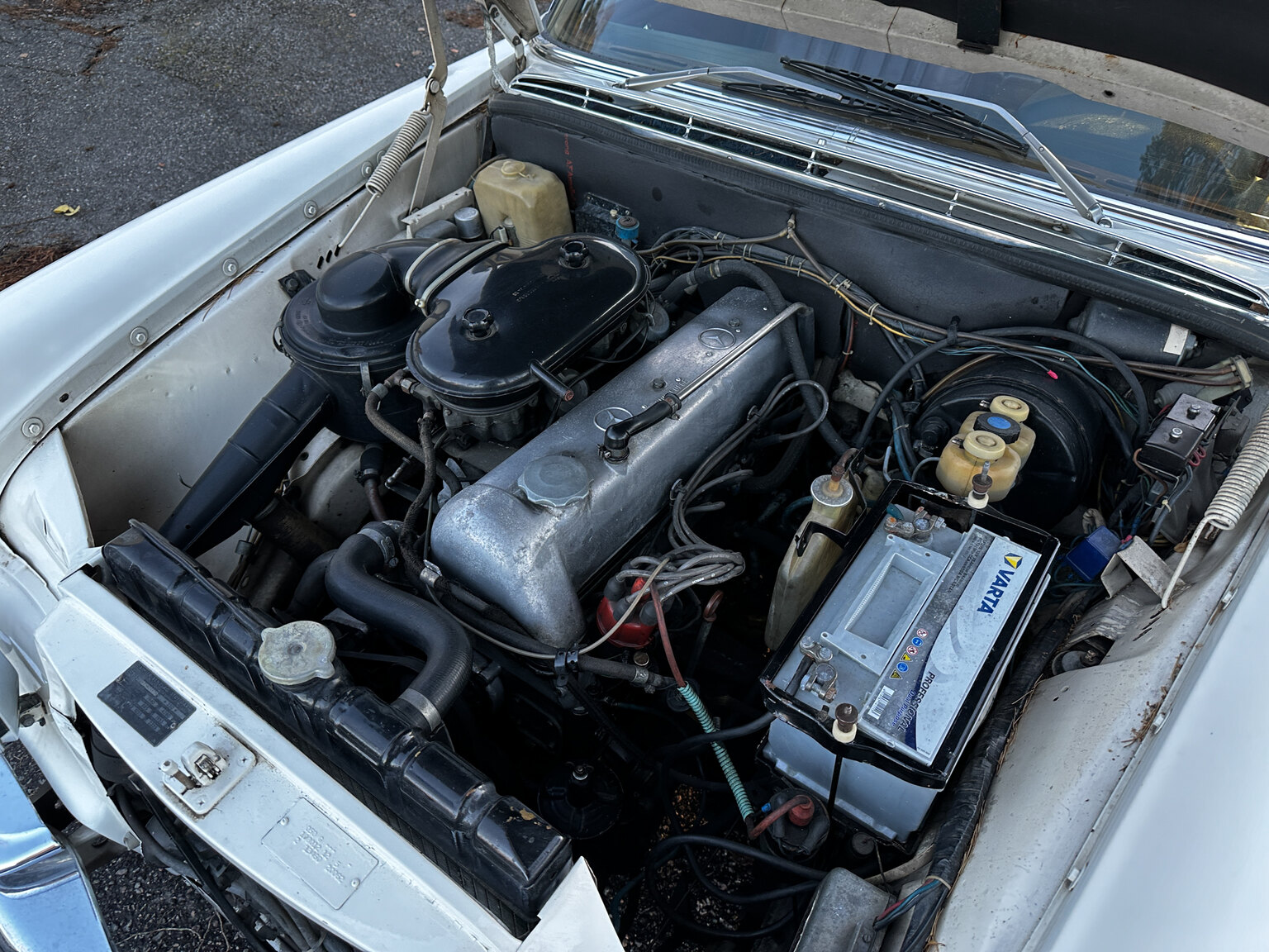 Image of 1967 Mercedes-Benz 250 S mechanics