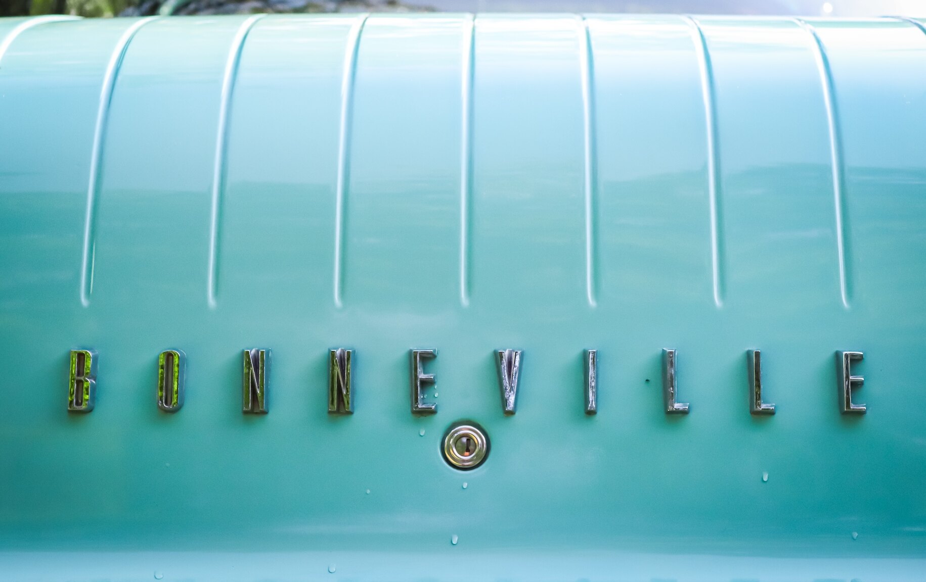 Exterior image of 1958 Pontiac Bonneville