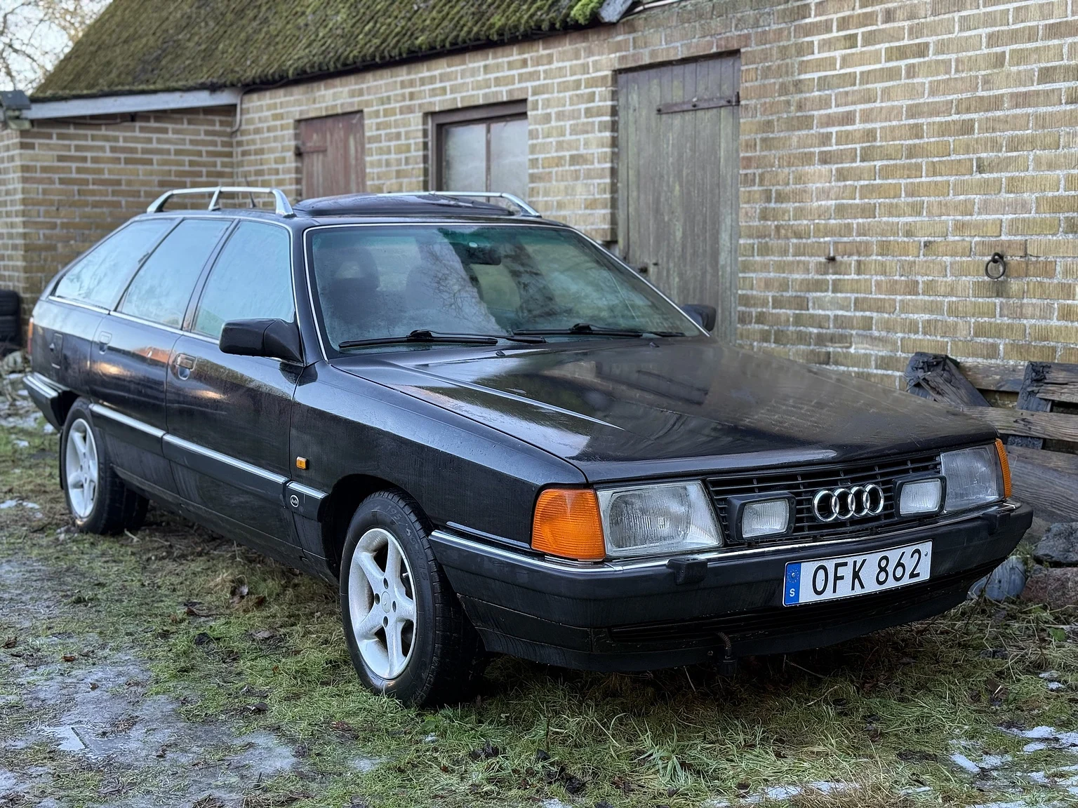 Exteriörbild på 1990 Audi 100 Avant (2)