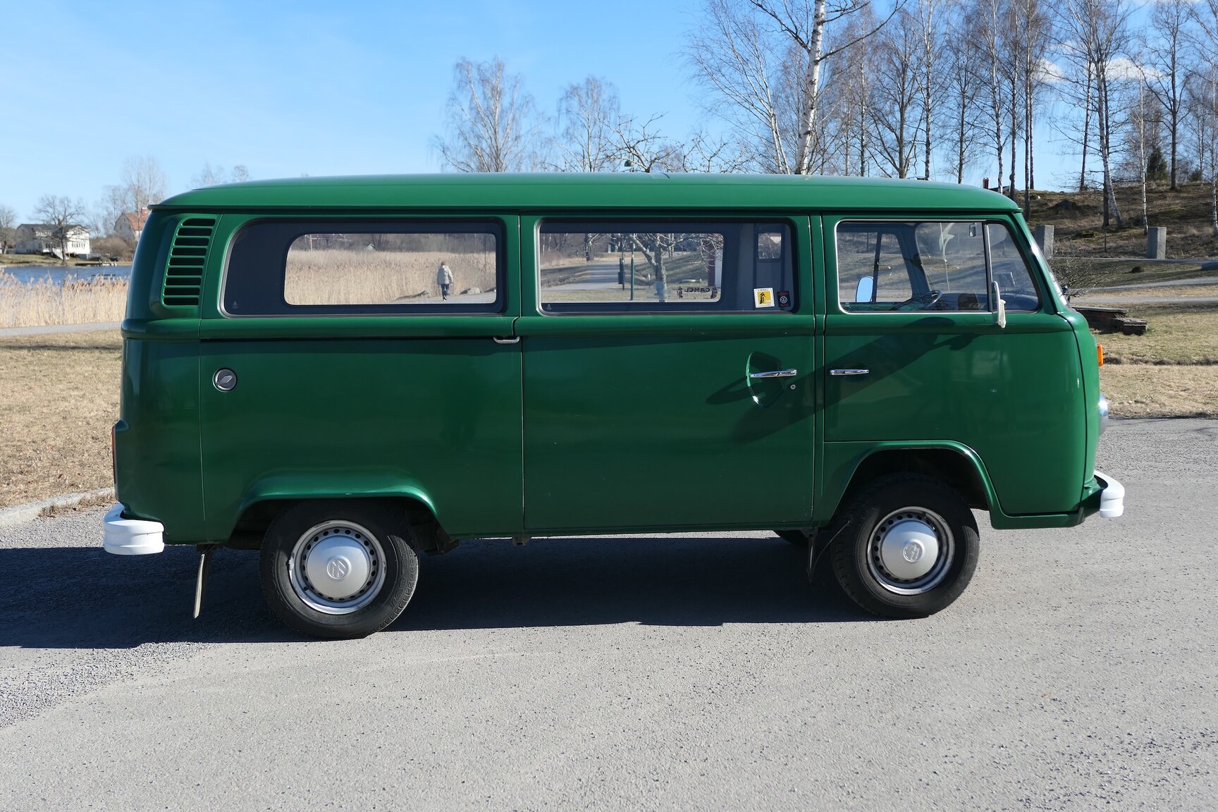 Exterior image of 1975 Volkswagen Transporter 1600 Minibuss