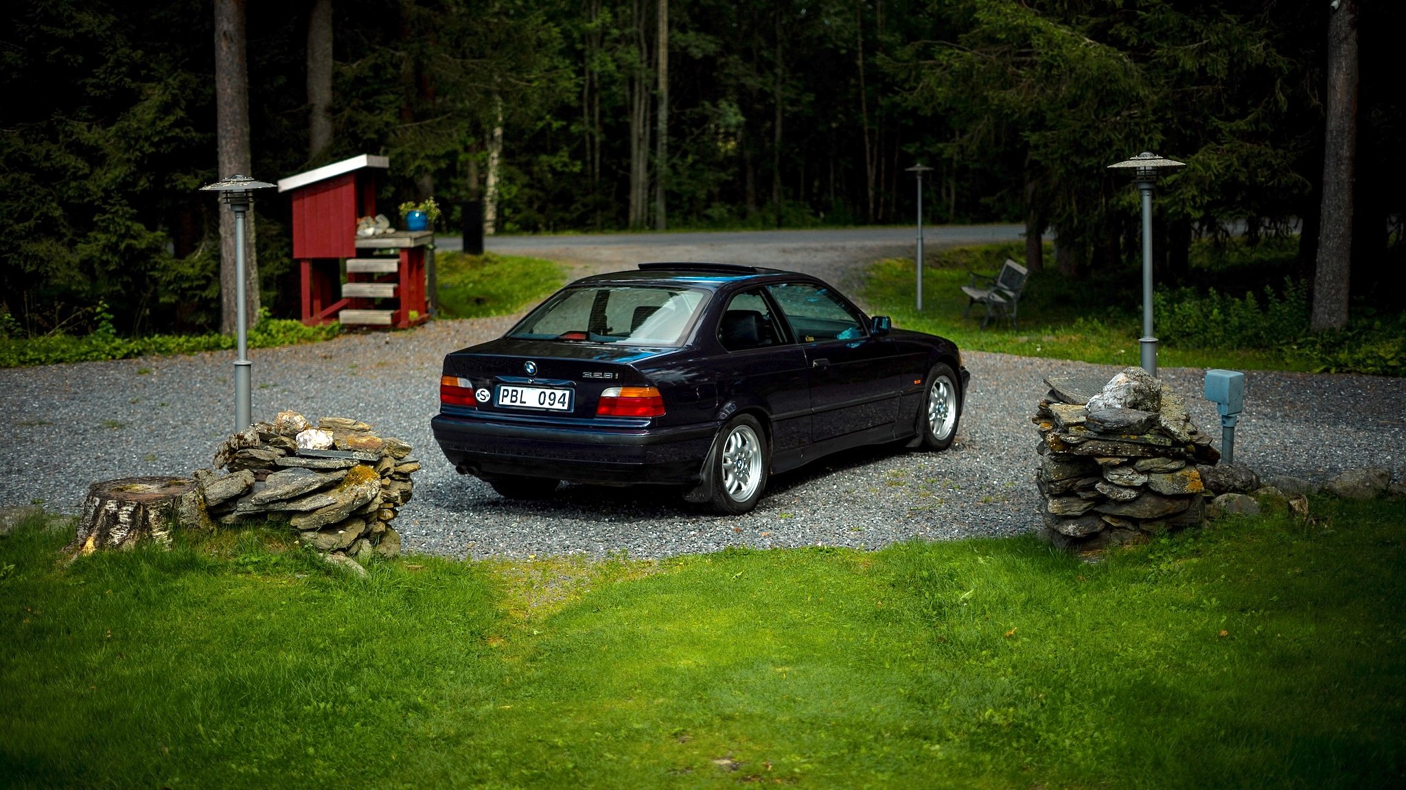 Exterior image of 1997 BMW 328i Coupé Automatisk